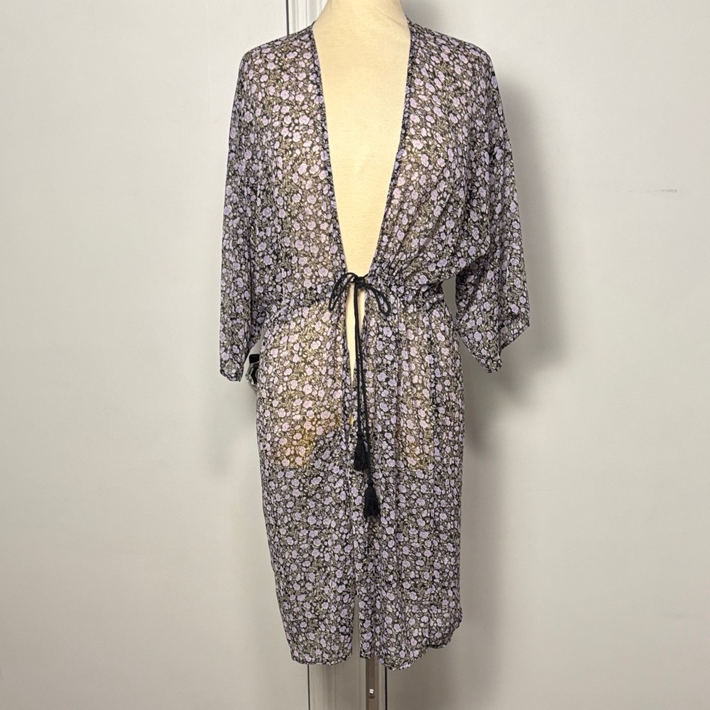 LC Lauren Conrad Floral Tie-Front kimono Black and Purple.